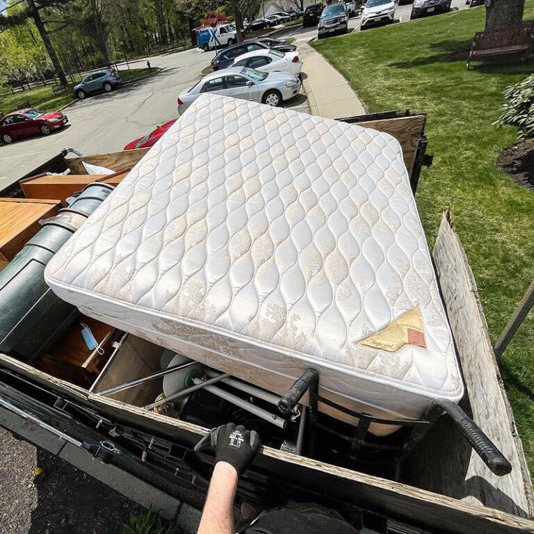 Lug Away Furniture Removal